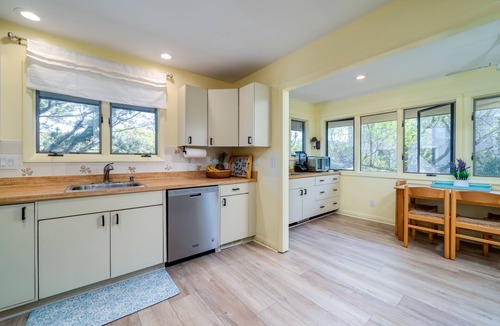 Seabrook Island House | Perfect Beach House Steps to Ocean! Sleeps 10! Amenity access included! Pet Friendly!