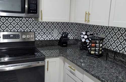 Ladson House | Perfect gem for corporate or family rentals 10 minutes from Charleston