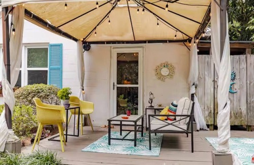 Folly Beach Cottage | PERFECT LOCATION 3 Blocks to Sand, Sun, and Folly Fun "Park car and Forget It!"