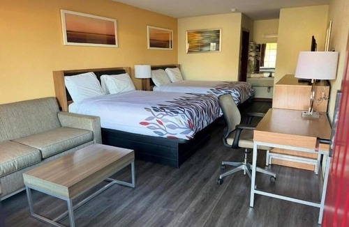 St. George Hotel | Perfect Pit Stop: Quiet Stay with Easy Dining Access for Road Travelers