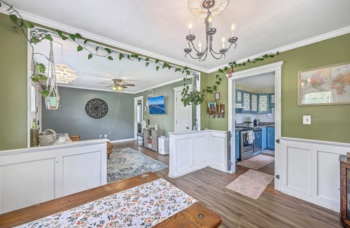Goose Creek House | Pet-Friendly 3BR Home with Deck in the Heart of Goose Creek, SC
