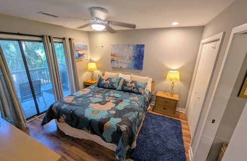 West Beach Cottage | Pet-Friendly 3BR Inlet Cove Cottage - Walk to Beach, Pool & Kiawah River