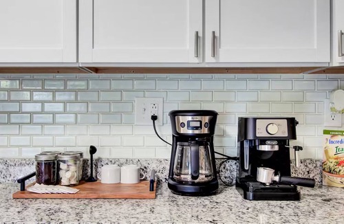 Goose Creek House | Pet-friendly 4-bedroom house AC and WIFI