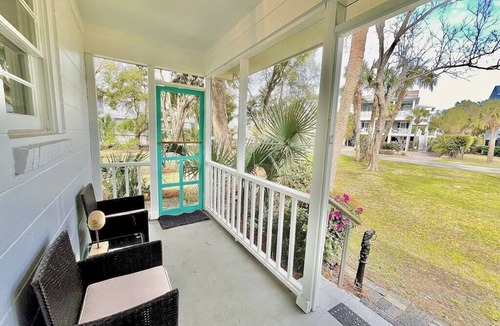 Isle of Palms Cottage | Pet Friendly Beach Cottage | 3 Bedroom 1.5 Bath