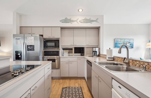 Sunset Point House | Pet-Friendly, Close to beach access & town, Large - 2100 sq ft! Afternoon Delight!