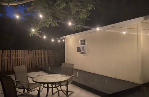 Charleston Cottage | Pet Friendly Cozy Cottage on James Island