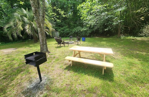 North Charleston House | Pet-Friendly Gem 5 Min to Airport, 30 Min to Beaches, & Fenced Backyard