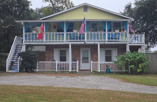 Beaufort House | PET FRIENDLY - MINUTES TO PARRIS ISLAND - BEACHES