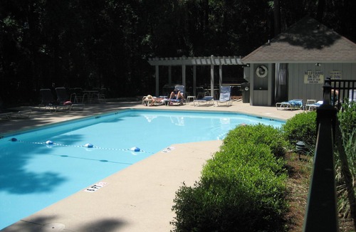 West Beach Cottage | Pet Friendly Relaxing Cottage With Bicycles And Community Pool