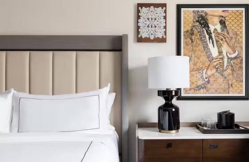 Charleston Historic District Hotel | Pet-friendly Room w/Pool View! Within Walking Distance to The Charleston Museum