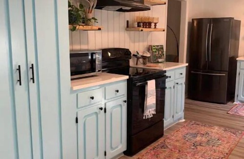 Charleston House | Pet Friendly Spacious 4BR Family Home Near Magnolia & Middleton Place, Sleeps 10
