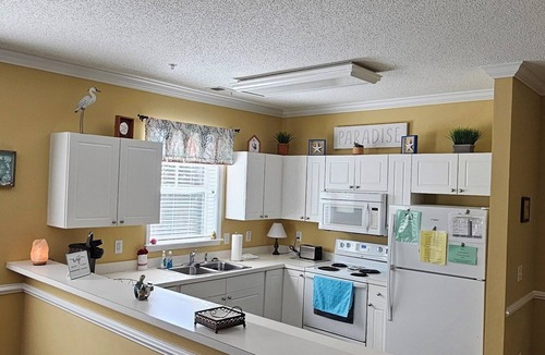 North Myrtle Beach Condo | Pet Friendly Recently Updated! 2B/2B 2nd Floor Condo in Barefoot Resort.