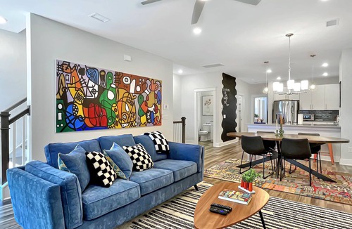 North Charleston House | Picasso: Luxury 4 bedroom in safe neighborhood~free parking~minutes to downtown