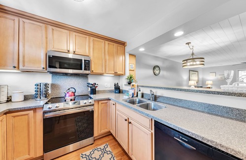 Seabrook Island Villa | Picturesque Marsh Views! 2 BR/2.5BA Neighborhood Pool! Amenity access included