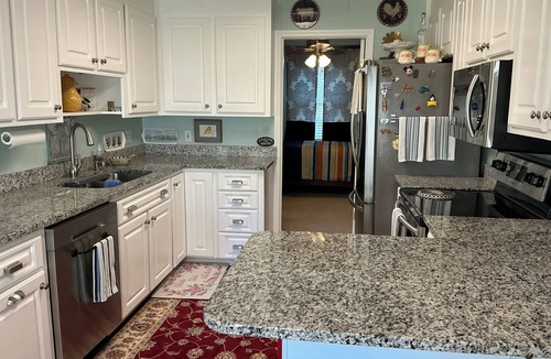 Summerville Historic District House | PINEAPPLE HOUSE - Comfortable home in historic district of Summerville SC