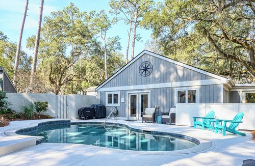 Lawton Woods House | Pool heat included April 11 - May 30, and 4 beach cruiser bikes, too!