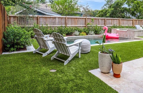 West Ashley House | Pool+Hot Tub+Walkable for Bachelorettes & Families