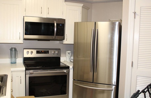 Hilton Head Island Condo | Pool view.Spacious 2 bedroom 2 bath Condo/S.FOREST BEACH/Indoor/Outdoor Pools