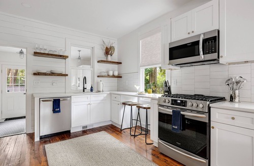 North Charleston House | Prime Location in Park Circle | The Aloha Cottage