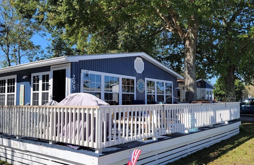 Garden City Cottage | Private beach access! 2 Bedroom, 2 Full Bath Cottage with many amenities!