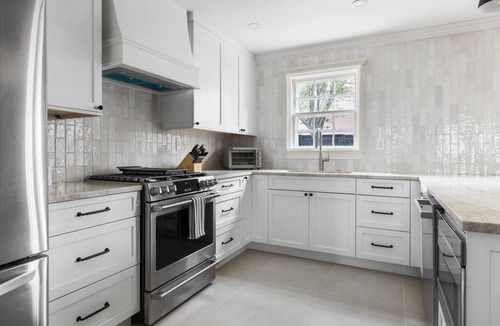 Harleston Village House | Private Courtyard + Steps from King St +Parking Included