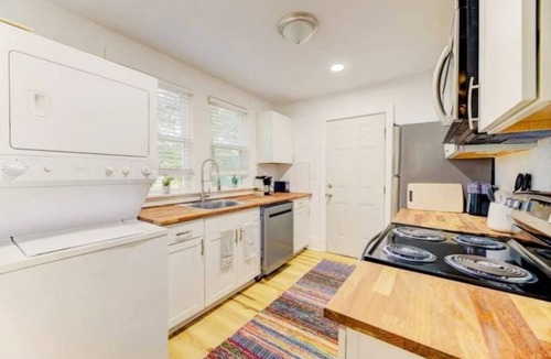 Columbia House | Private Getaway in the Heart of Columbia!