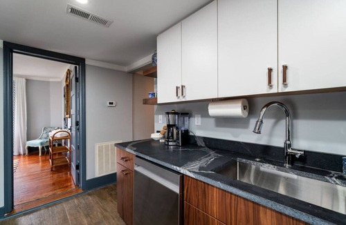 Cannonborough Elliotborough Apartment | Private HEATED Pool Oasis 4 Bedroom Suite