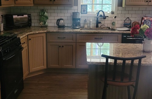 Edgemoor House | Private Home Catawba SC 4 bedrooms 2 bathrooms near the Lake, River, Carowinds.