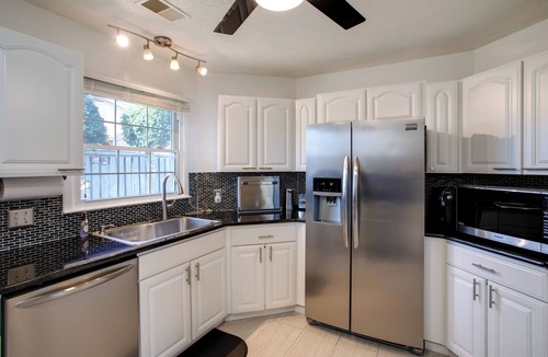 Huntcliff House | Private Yard & Gym: Classic Columbia Home