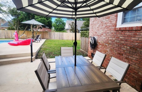 Summerville House | Pumba's Pad-Summerville-PRIVATE POOL-GAME ROOM-DOGS OK