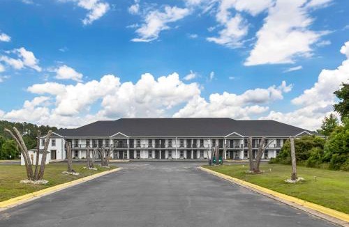 Santee Hotel | Quality Inn & Suites Santee I-95