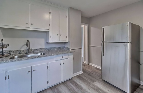 Rosewood House | Quiet 2 Bedroom Near Downtown