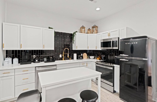 North-Central Cottage | Quiet Cottage in the Heart of Downtown