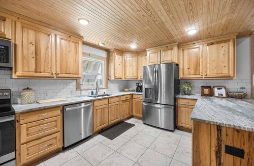 North Litchfield Beach House | Raised Beach House, Easy Walk to Beach, Screened Porch, New Kitchen, Elevator