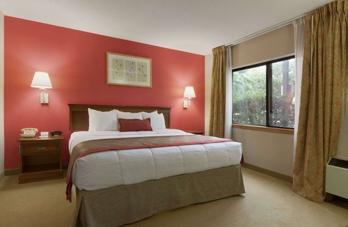 Southwest Raleigh Hotel | Ramada by Wyndham Raleigh