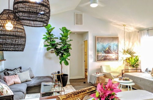 Matthews House | RARE⭐️DownTown Matthews ❤️Walk to Shops Restaurants Hiking❤️20 min to Charlotte