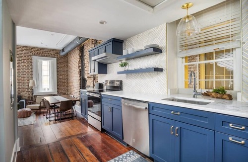 French Quarter House | Rare French Quarter Escape, Sleeps 16 w. Parking!