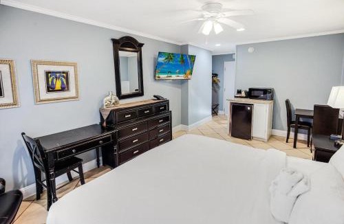 Litchfield by the Sea Apartment | Rejuvinating 2nd flr Resort View King Room