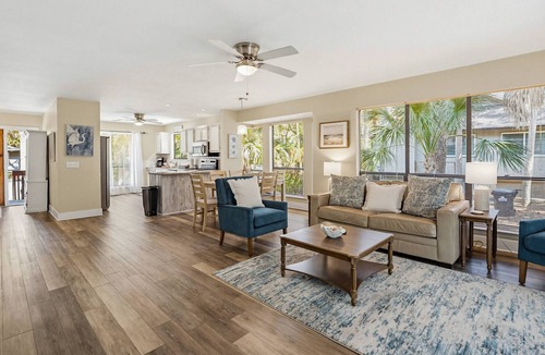 Saint Helena Island House | Relax at Sandpiper Cottage: Fripp Island Gem with Bikes, Golf Cart, Smart TVs, Deck, Pet-Friendly