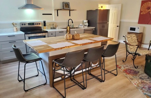 North Charleston Cottage | Relax in modern comfort and style, located in North Charleston.