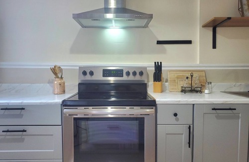 North Charleston Cottage | Relax in modern comfort and style, located in North Charleston.