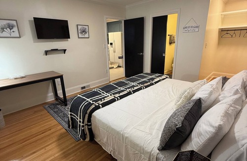 Mint Hill House | Relax & Reflect at Bethel, Mint Hill. 5beds, 1 futon 3,5baths