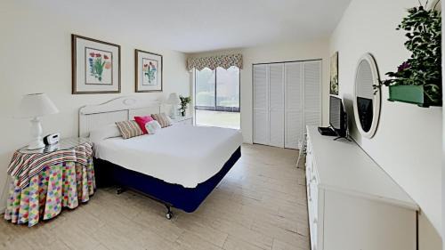 Litchfield by the Sea House | Relaxing Retreat Inviting Villa Pool Beach Access