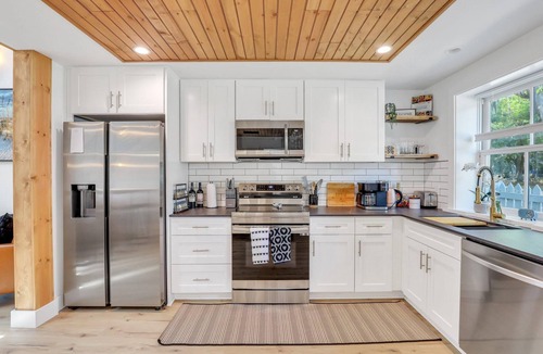 Historic District Cottage | Remodeled unique vacation rental in the heart of Historic Beaufort