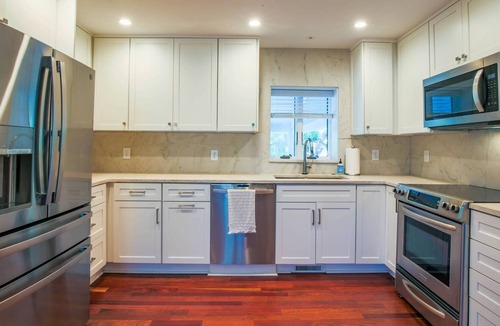 Sullivan's Island House | Renovated 28+ Night Beach Home w/ Private Pool, Hot Tub, 2 Master Suites, 3 Porches & Roof Deck!