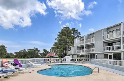 Little River Condo | Renovated 2BR Condo, Pool, Near Beach & Golf on 1st Floor