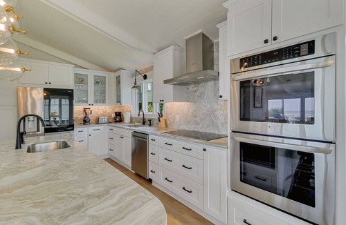Beaufort House | RENOVATED OCEANFRONT CENTER ISLAND~ 6 SEATER GOLF CART INCLUDED