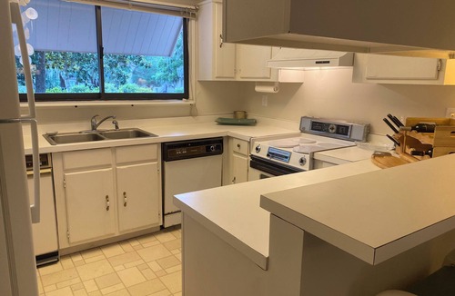 Georgetown House | RENT/SALE Peaceful Waterfront/Lake 2 bed/1.5 ba Belle Isle Yacht Club Georgetown