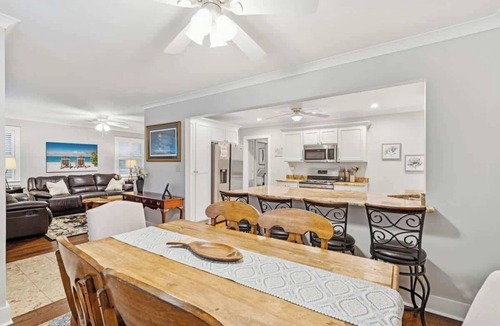 West Ashley House | Retreat Near the Charleston Greenway | Water Views
