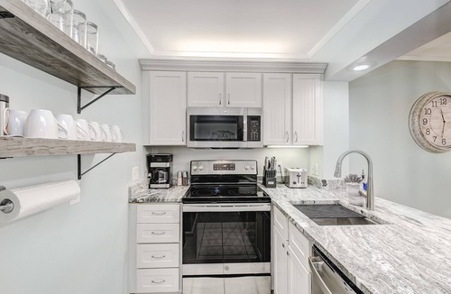 Windy Hill Condo | Romantic Getaway II w/WiFi in Oceanfront Gated Resort - 1 Bedroom Lodge